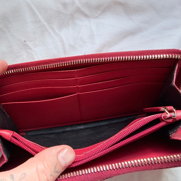 Yves Saint Laurent YSL Y-Line Red Leather Zip Wallet Gold Y Logo - Picture 13 of 16